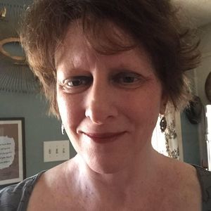 Meet your Posher, Debbie